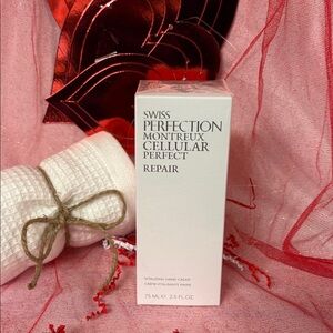 Swiss Perfection Vitalizing Hand Cream